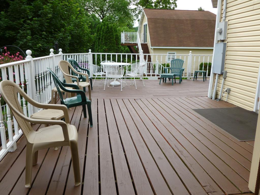 Trickling Waters Retreat Villa Marquette ภายนอก รูปภาพ
