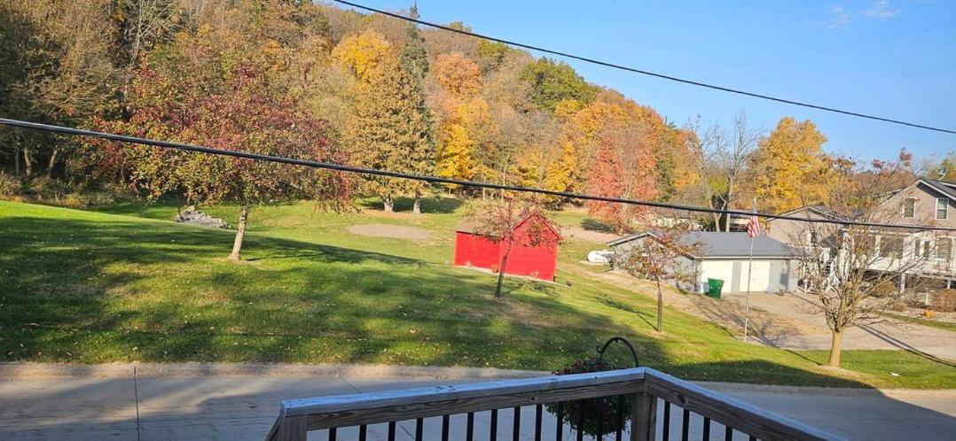 Trickling Waters Retreat Villa Marquette ภายนอก รูปภาพ